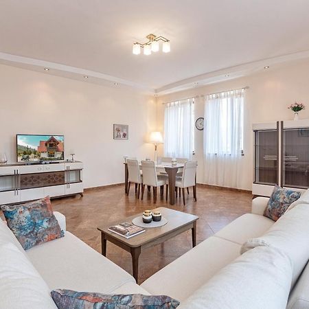 Stay Inn Apartments On Amiryan 4-6 耶烈万 外观 照片
