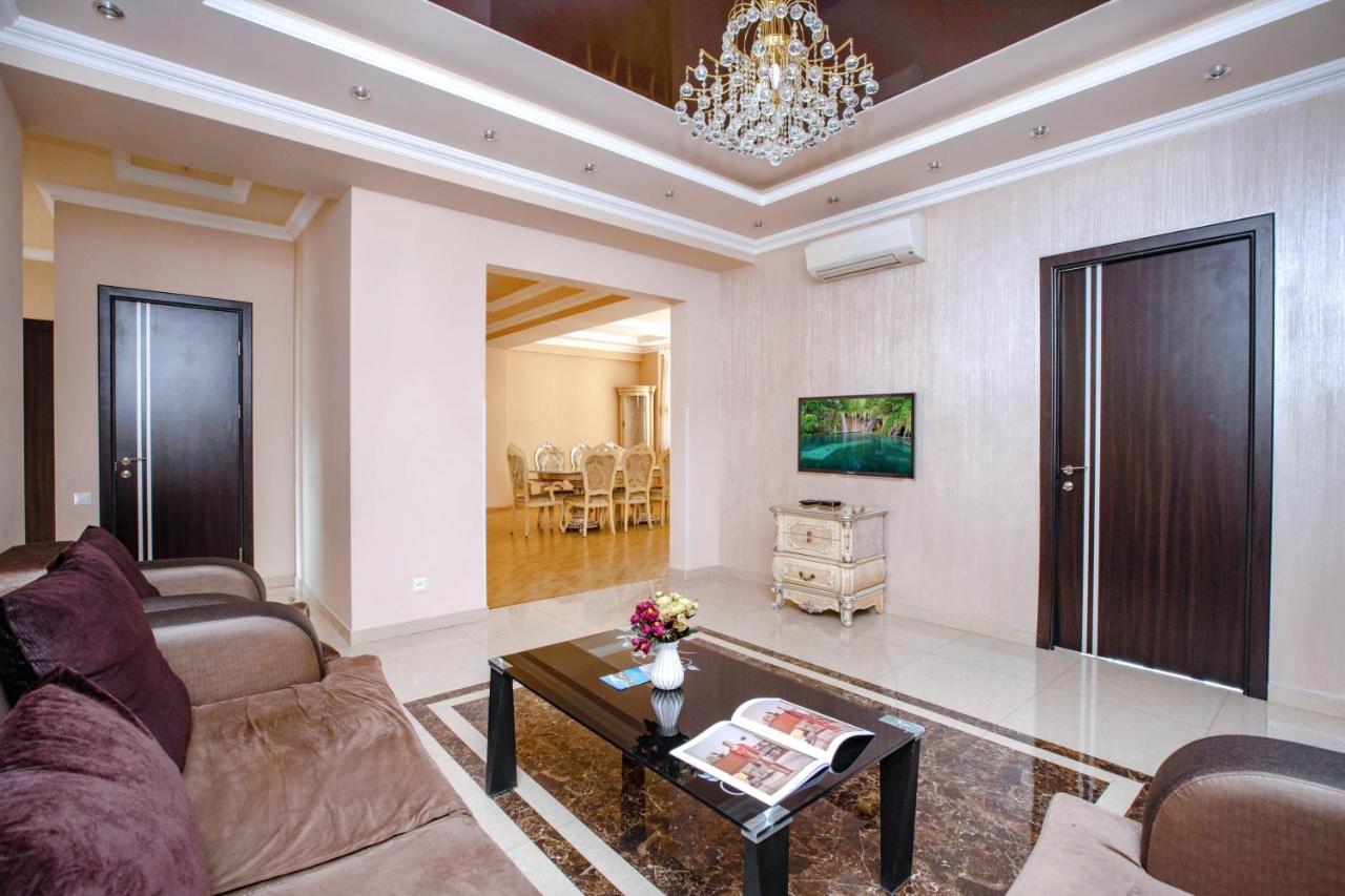 Stay Inn Apartments On Amiryan 4-6 耶烈万 外观 照片