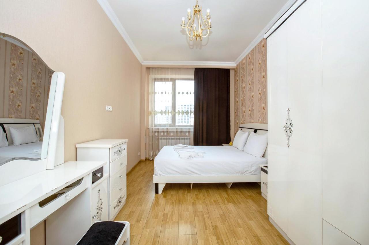 Stay Inn Apartments On Amiryan 4-6 耶烈万 外观 照片