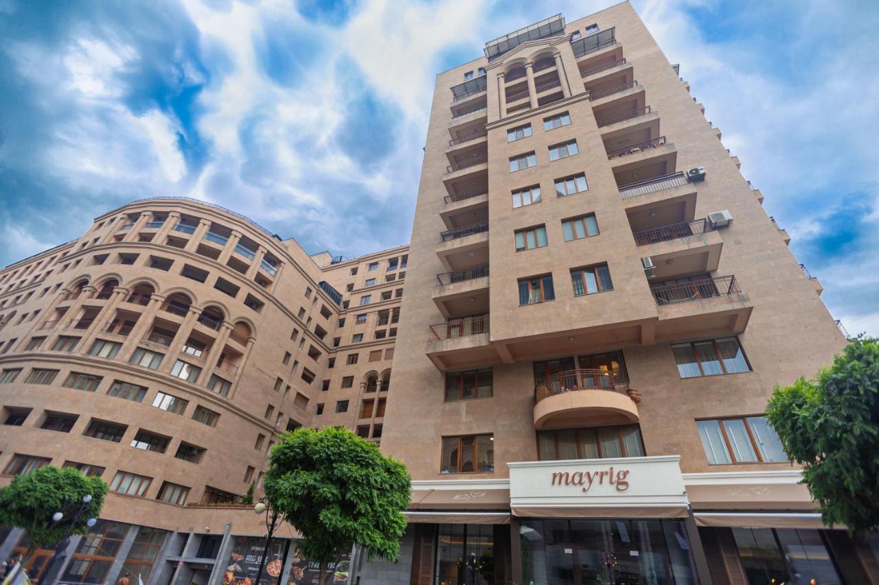 Stay Inn Apartments On Amiryan 4-6 耶烈万 外观 照片