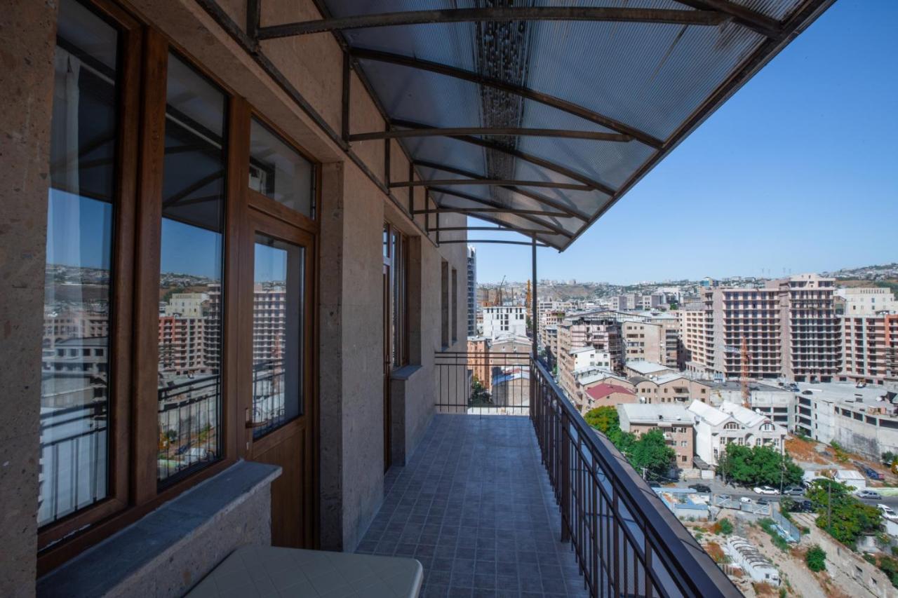 Stay Inn Apartments On Amiryan 4-6 耶烈万 外观 照片