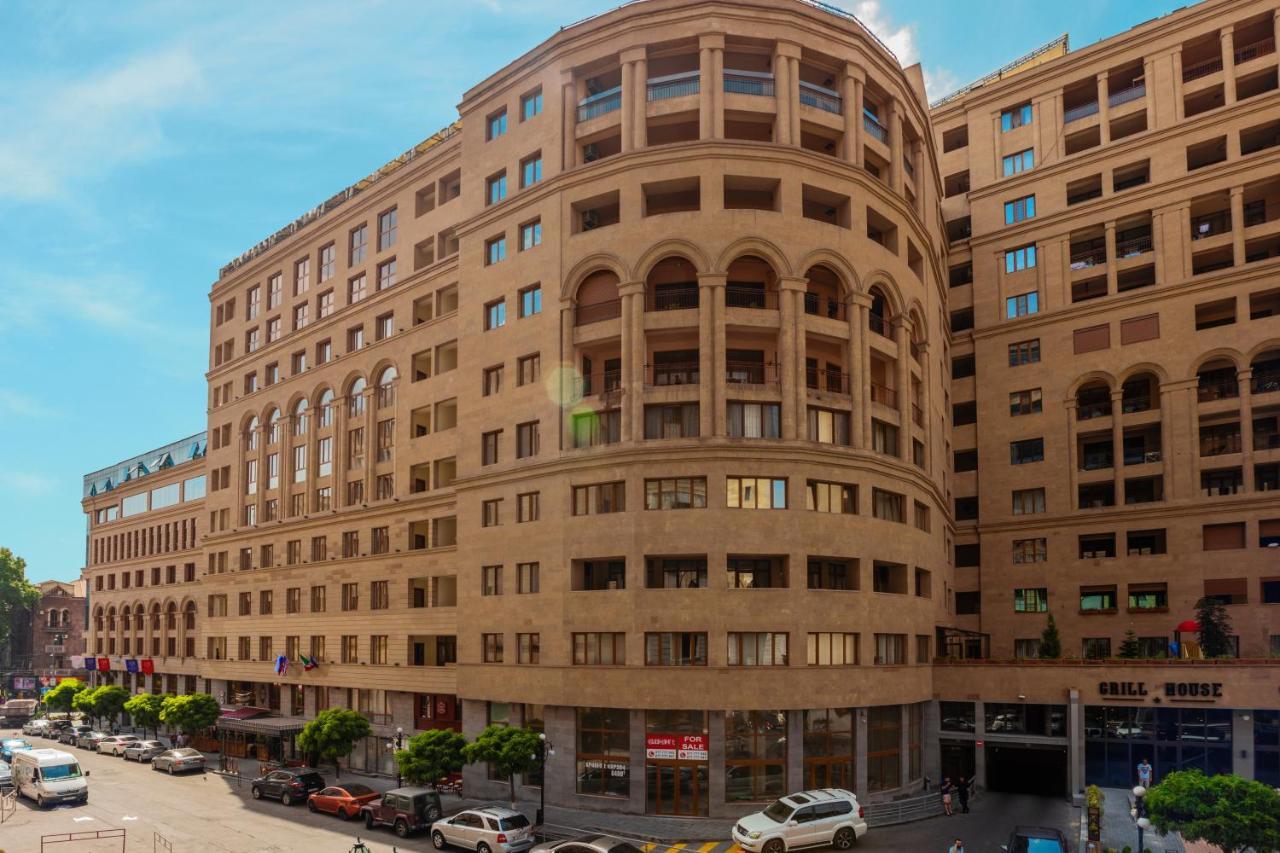 Stay Inn Apartments On Amiryan 4-6 耶烈万 外观 照片