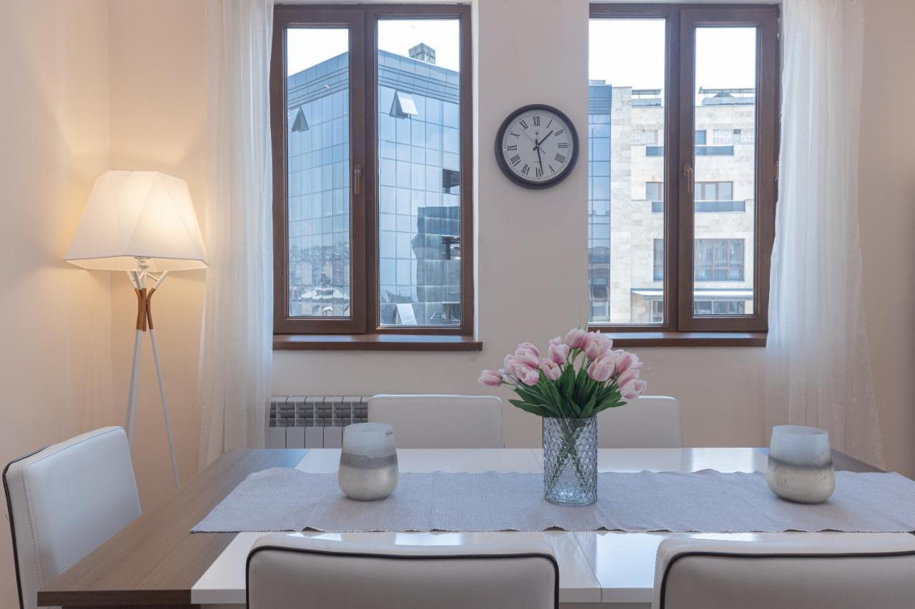 Stay Inn Apartments On Amiryan 4-6 耶烈万 外观 照片