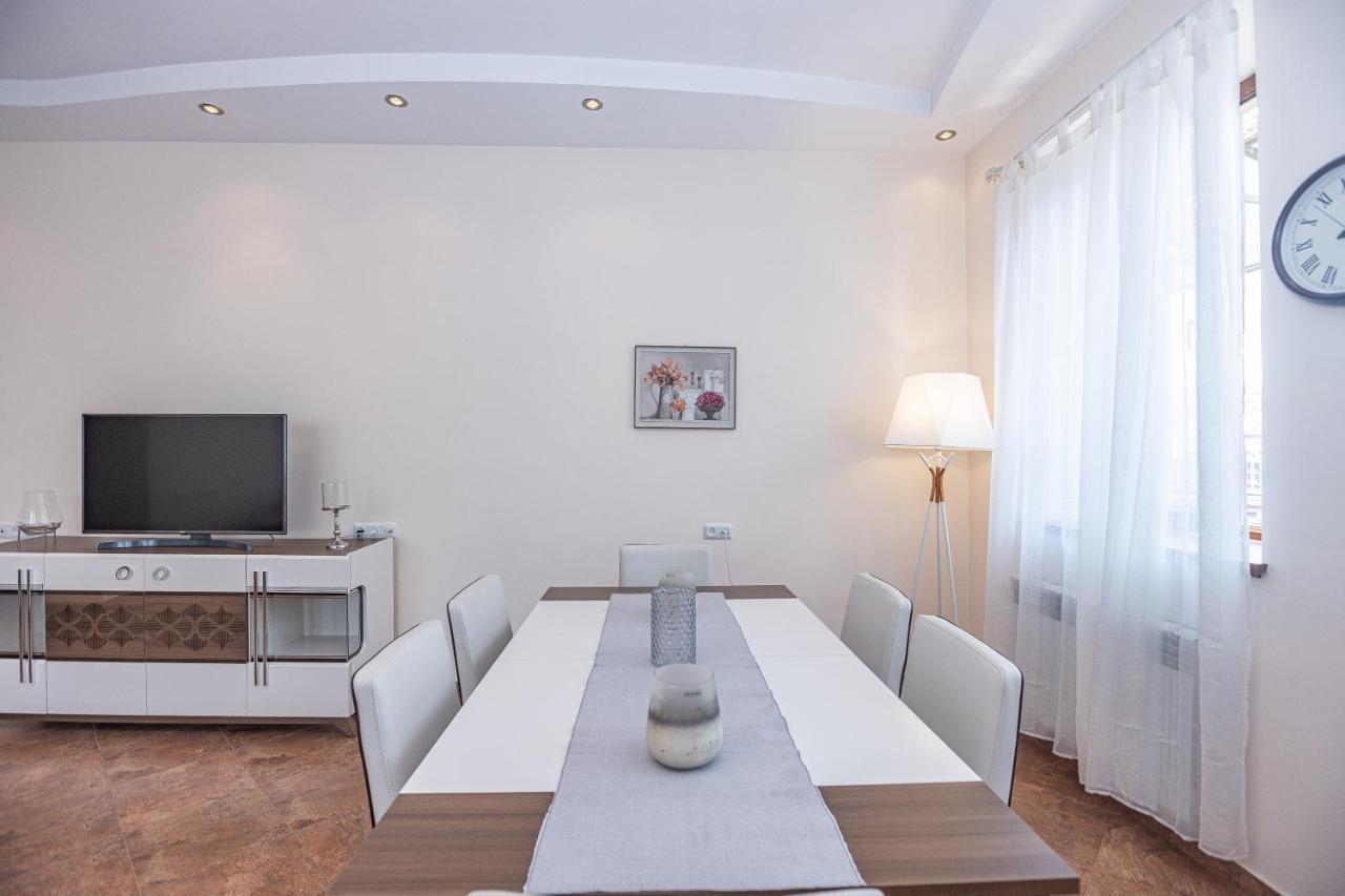 Stay Inn Apartments On Amiryan 4-6 耶烈万 外观 照片
