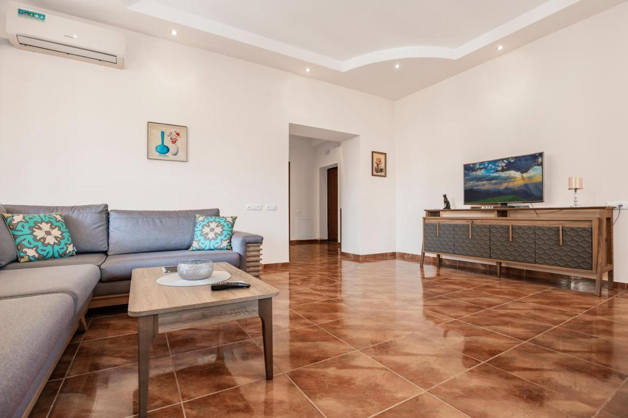 Stay Inn Apartments On Amiryan 4-6 耶烈万 外观 照片