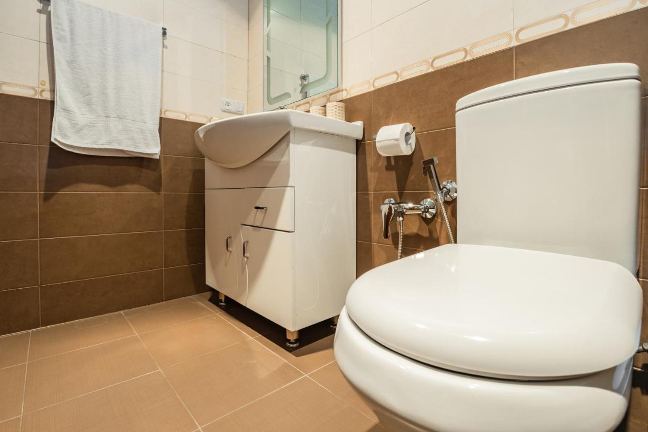 Stay Inn Apartments On Amiryan 4-6 耶烈万 外观 照片