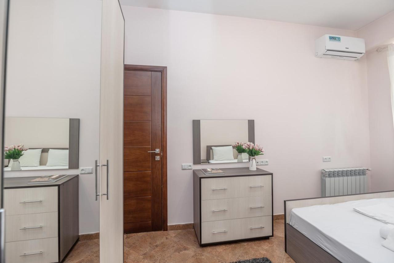 Stay Inn Apartments On Amiryan 4-6 耶烈万 外观 照片