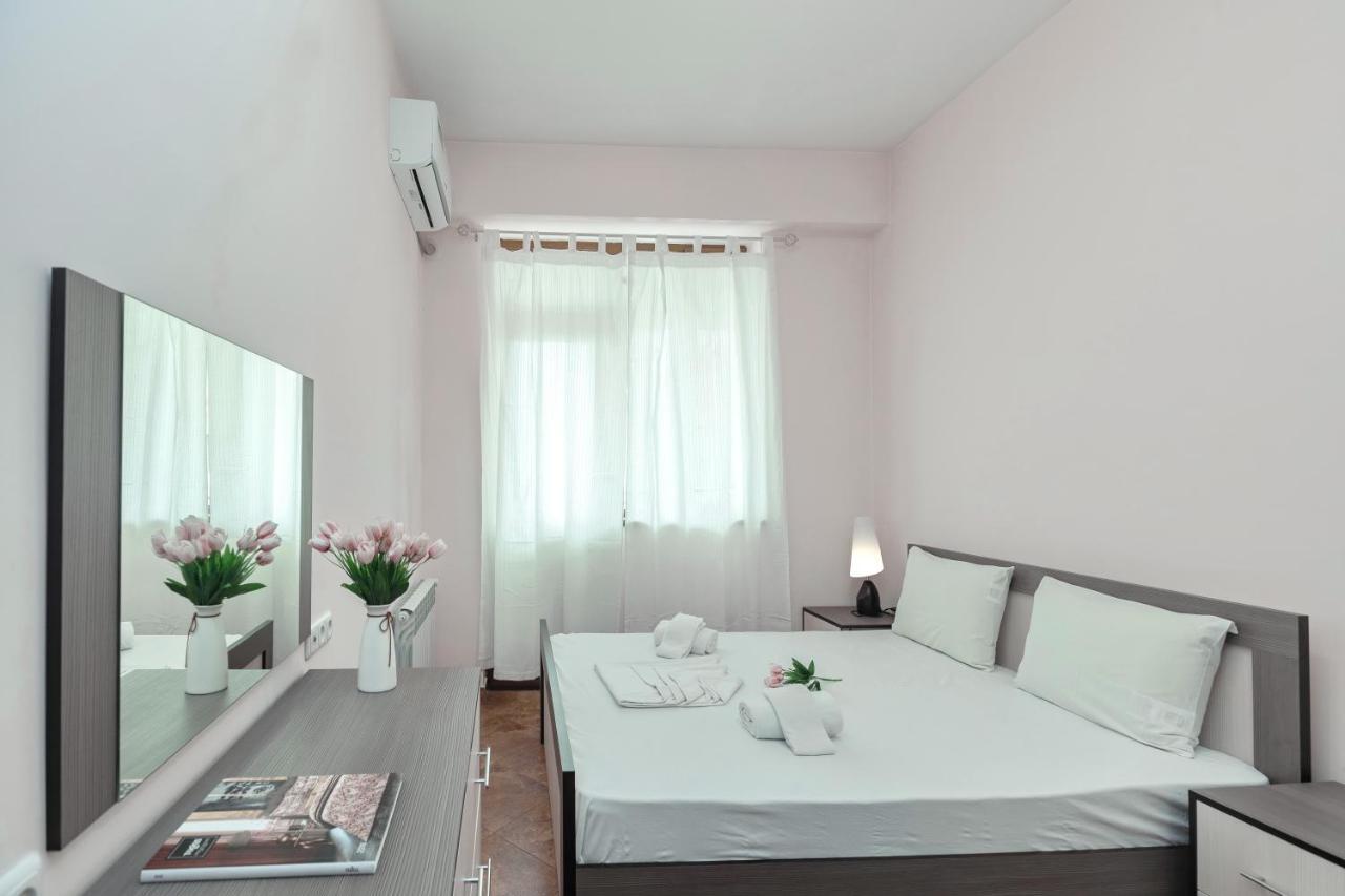 Stay Inn Apartments On Amiryan 4-6 耶烈万 外观 照片