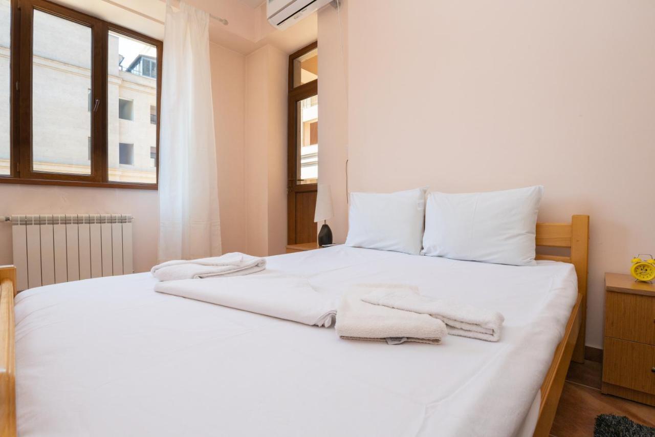 Stay Inn Apartments On Amiryan 4-6 耶烈万 外观 照片