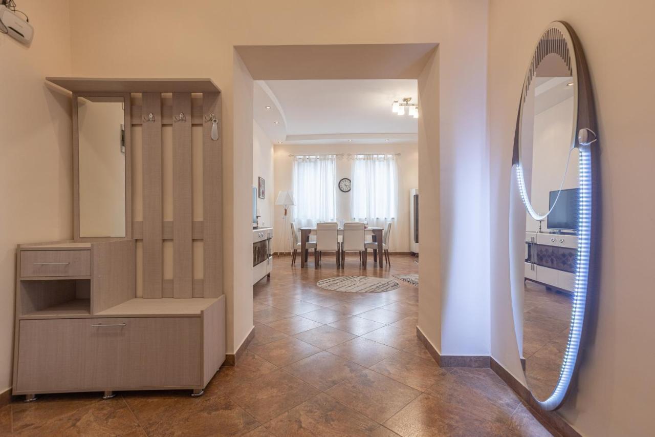 Stay Inn Apartments On Amiryan 4-6 耶烈万 外观 照片