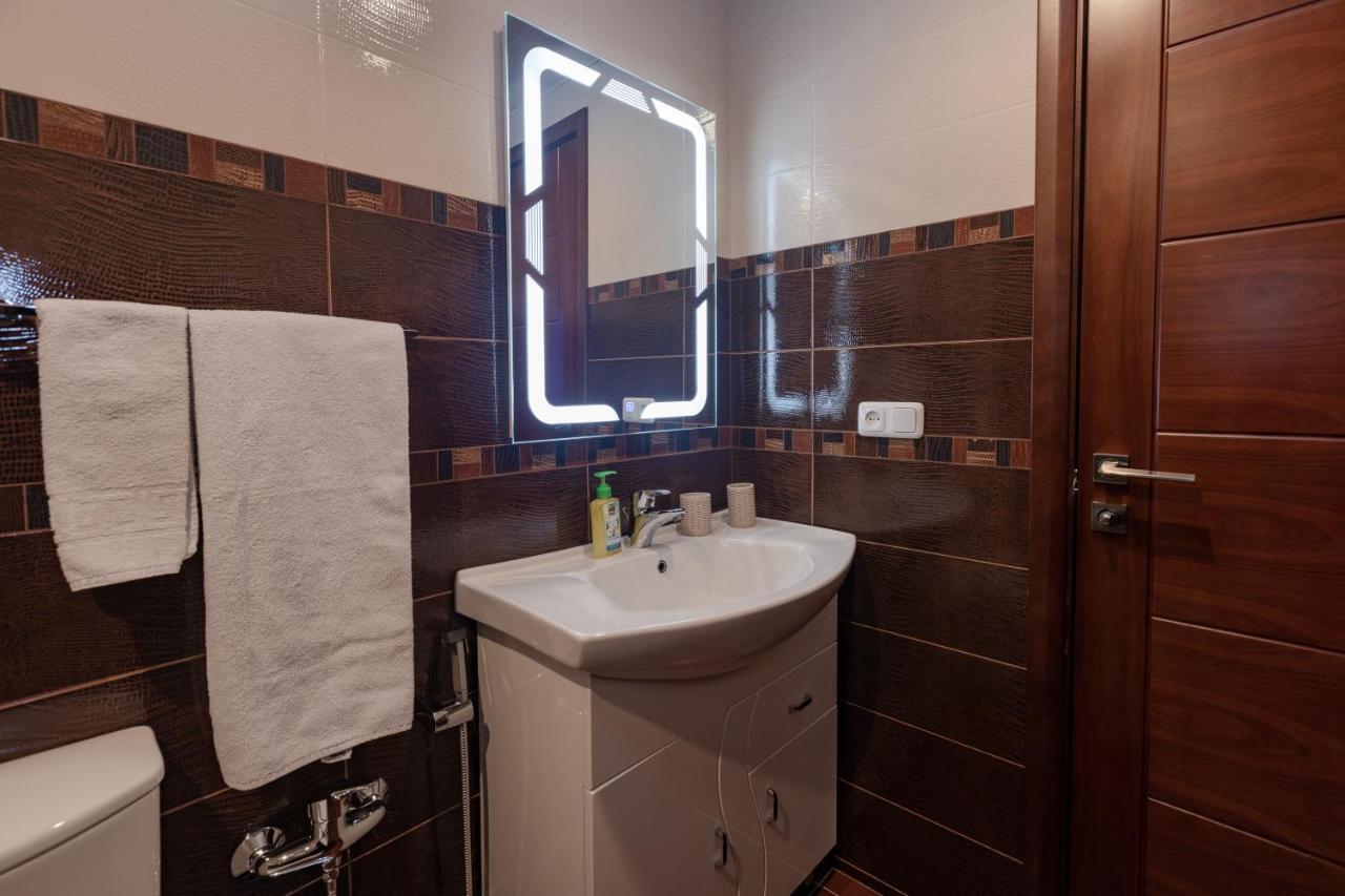 Stay Inn Apartments On Amiryan 4-6 耶烈万 外观 照片
