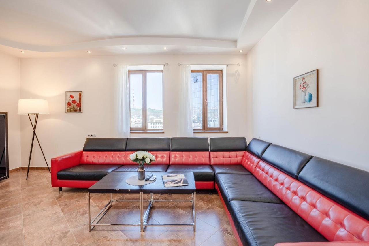 Stay Inn Apartments On Amiryan 4-6 耶烈万 外观 照片